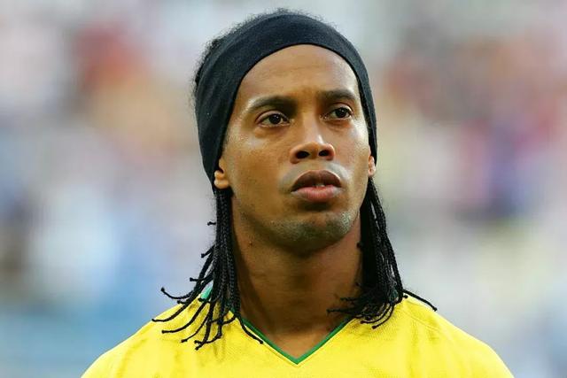 浓眉缺阵詹姆斯空砍39+7+6 湖人不敌灰熊2连败